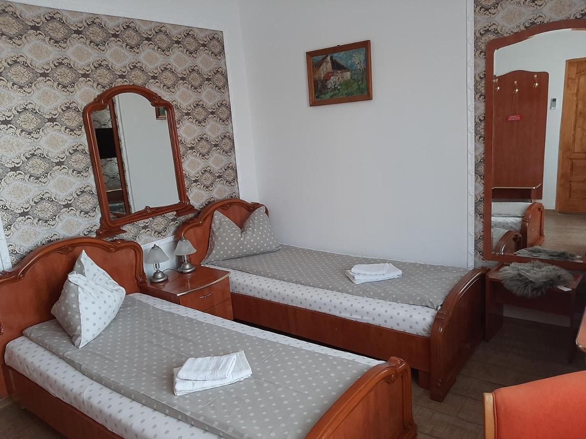 Vila Fortuna Auri Oradea Zewnętrze zdjęcie