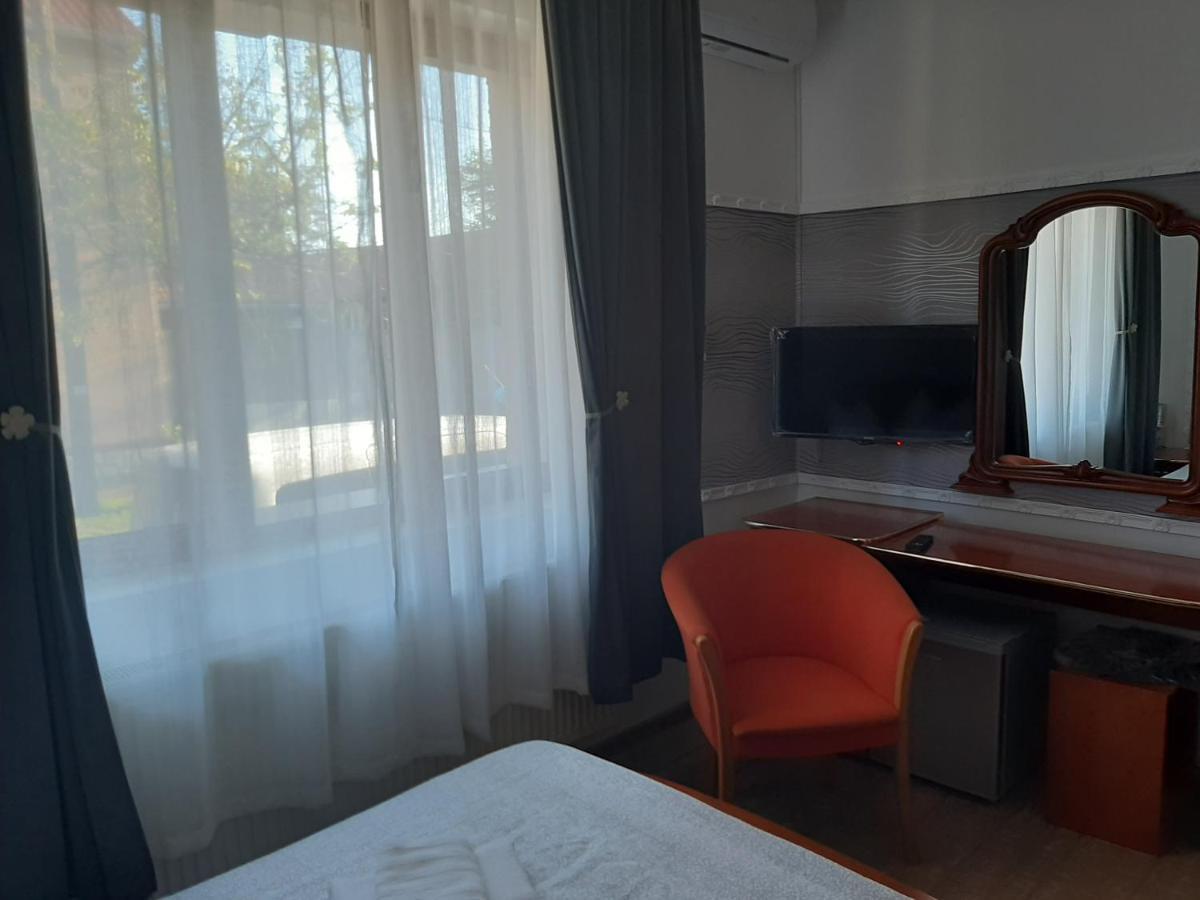 Vila Fortuna Auri Oradea Zewnętrze zdjęcie