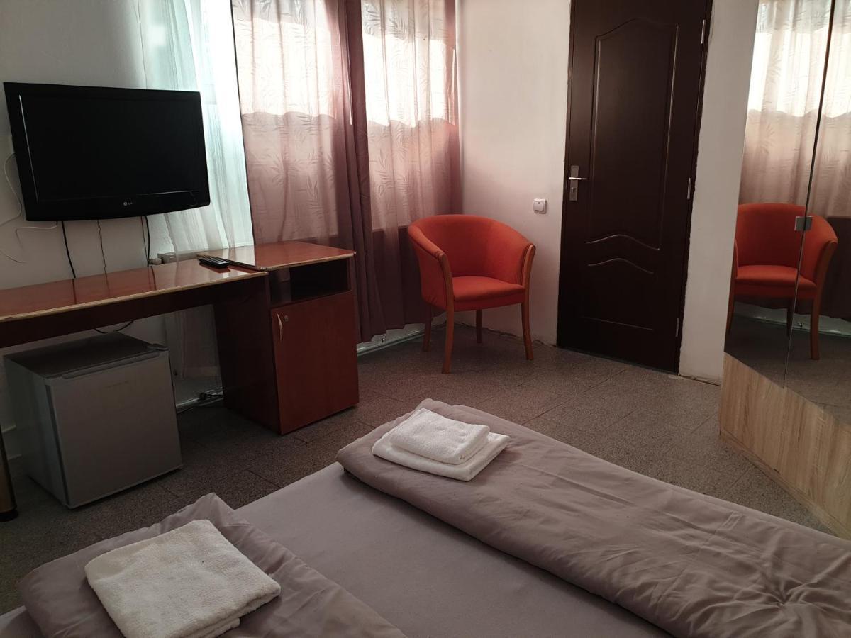 Vila Fortuna Auri Oradea Zewnętrze zdjęcie
